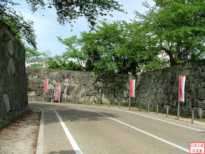 彦根城 京橋口 京橋口枡形内。左手には櫓門が設けられていた