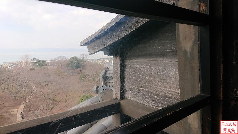 彦根城 天守最上階 千鳥破風を天守側から見る