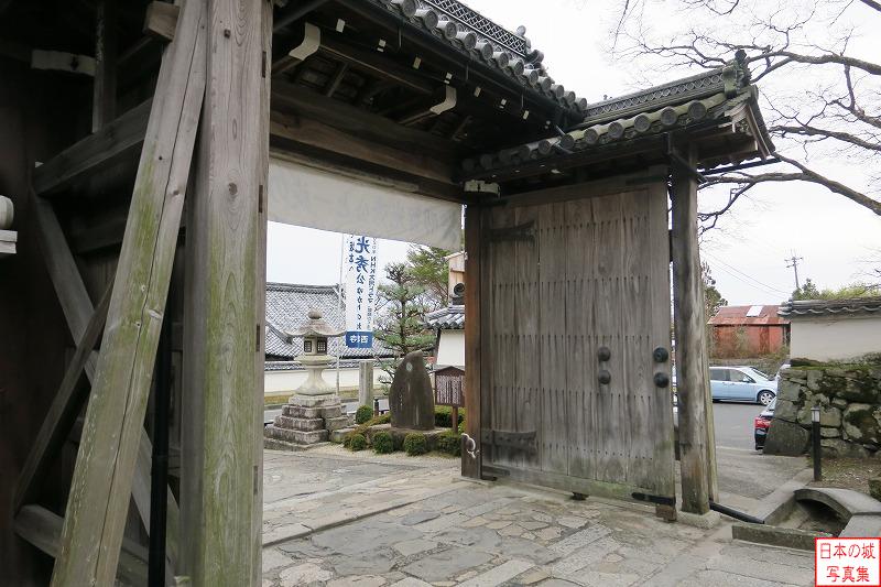 坂本城 移築城門（西教寺総門） 門は老朽化のための昭和59年に修理された