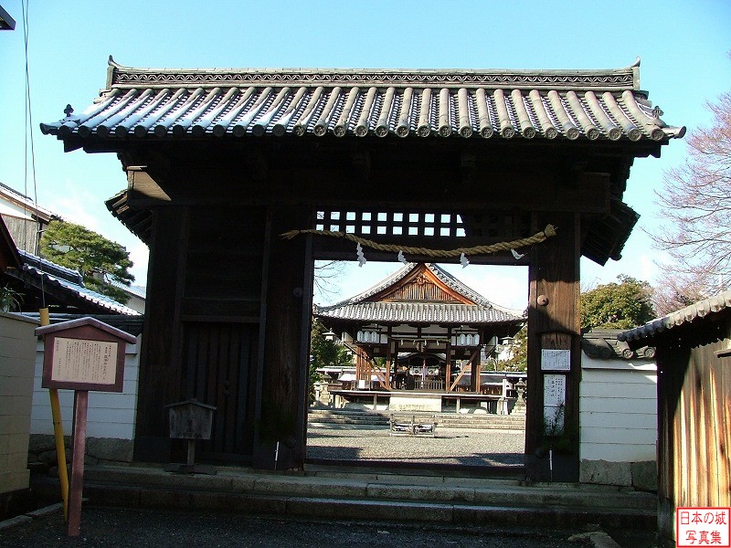 Zeze Castle Relocated gate (Main gate of Shinozu Shrine)