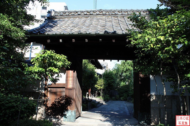 Kiyosu Castle Relocated gate (Main gate of Gansho temple)
