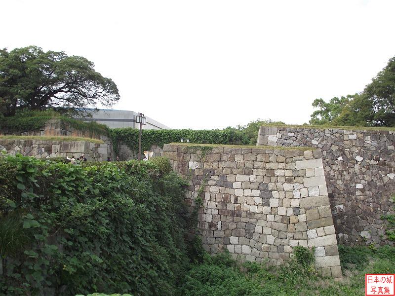 名古屋城 二之丸東門跡 外堀のようす(二之丸東門付近から北側を見る)