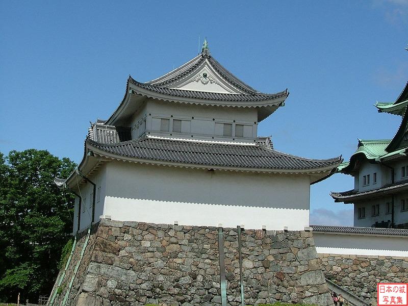 名古屋城 小天守 小天守。天守は太平洋戦争の際に焼失し、その後1957年に鉄筋コンクリート製で外観復元された。