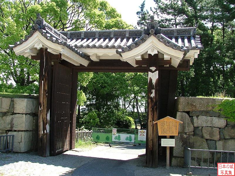 名古屋城 本丸東門 本丸東門二之門を内から。もとは二の丸東鉄門にあったもので、昭和48年に現在の場所に復元された。