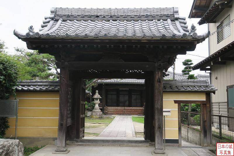 一宮市にある正福寺山門は名古屋城城門の移築建築と伝わる