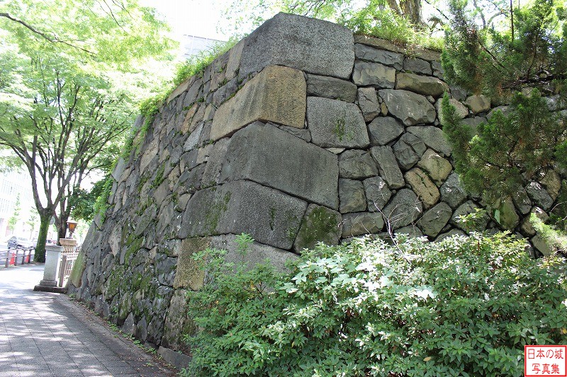 本町門跡東側の石垣