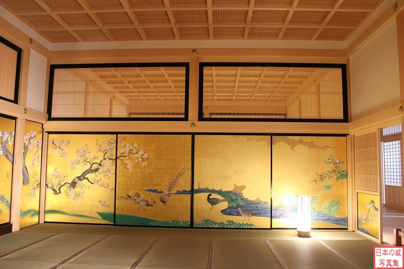 名古屋城 本丸御殿（表書院） 表書院一之間。右側の障壁画「桜花雉子図」。