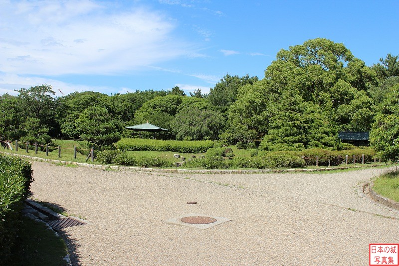 名古屋城 二之丸 二之丸東庭園。藩主の居住した二之丸御殿に付随した庭園。明治時代に陸軍が置かれ平地化されたが、昭和53年に再度庭園として整備された。