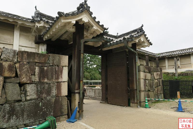 名古屋城 本丸表門 表二之門を内側から。以前は鉄骨での補強がされていたが、2018年訪問時には無かった
