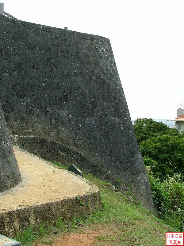首里城 西のアザナ 西のアザナの石垣(外側)