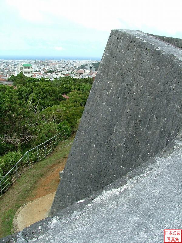 首里城 西のアザナ 西のアザナの石垣と眺め