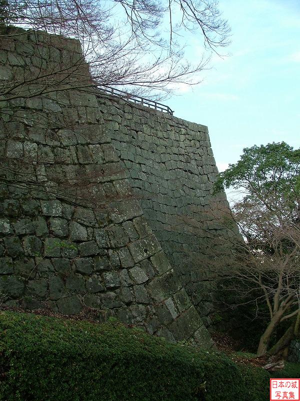 丸亀城 みかえり坂 三の丸石垣