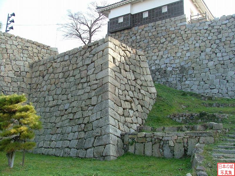 丸亀城 三の丸北側 搦手口脇の石垣