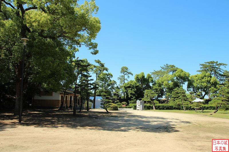 高松城 二の丸 二の丸西入口方面を見る
