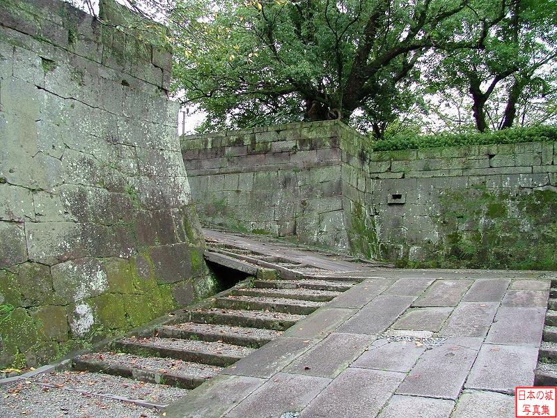 鹿児島城 城内 本丸御門の枡形の石垣