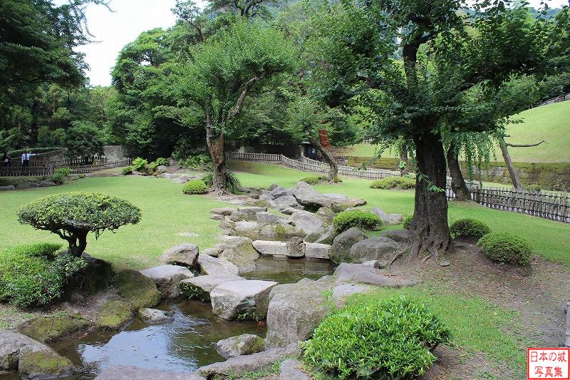 鹿児島城 仙巌園（磯御殿） 曲水の庭。和歌遊びである曲水の宴を開くために作られた庭。