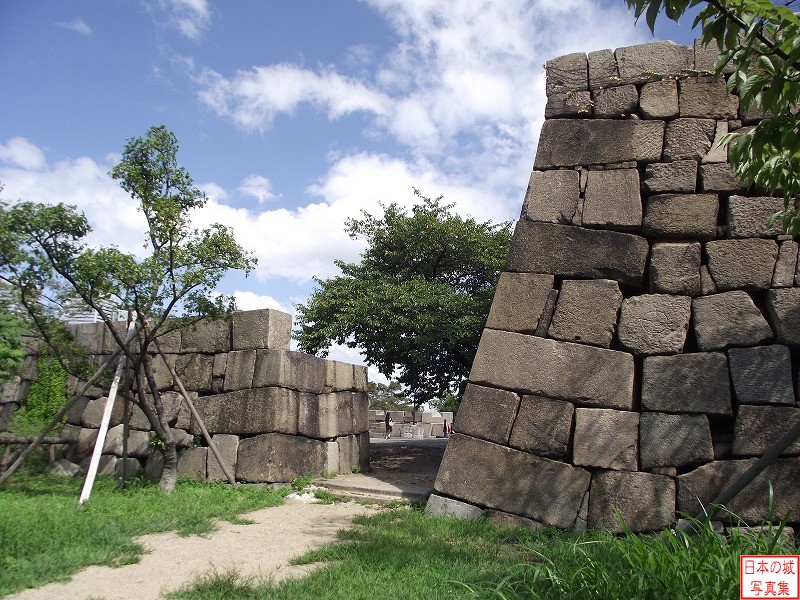 Kakushi enclosure