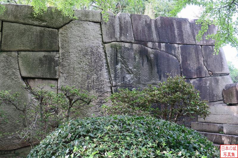 大坂城 京橋口 縦長の石が用いられているのは珍しい