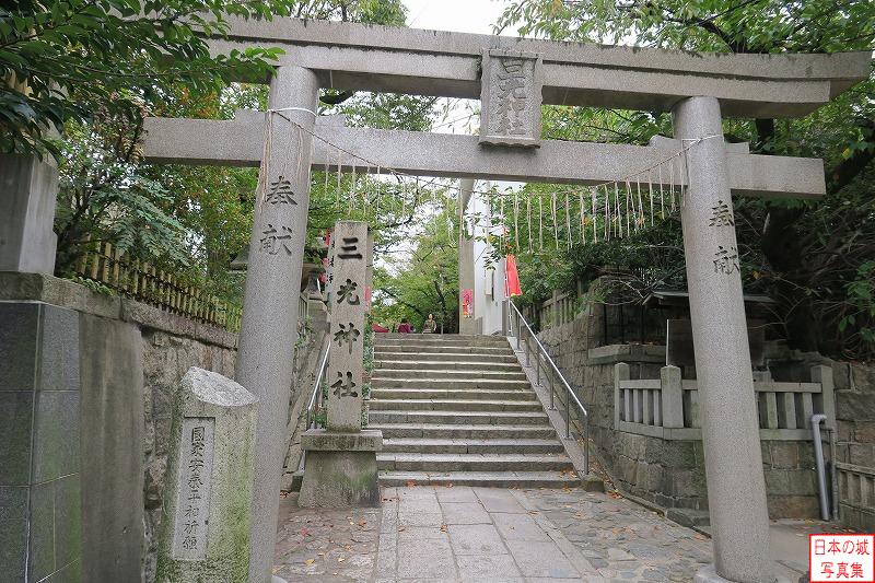 大坂城 真田丸跡 三光神社。真田幸村の像や伝説の抜け穴などがある