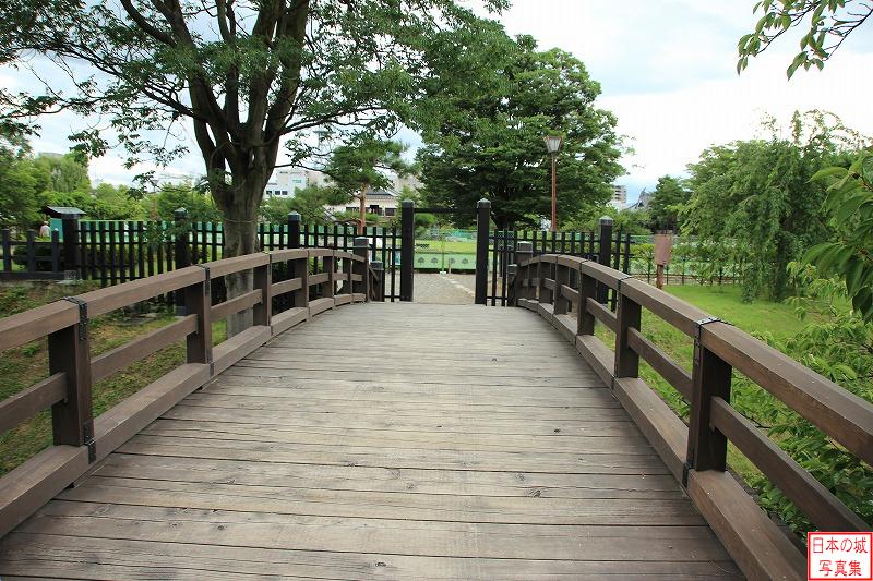 松本城 水濠 二の丸裏御門橋