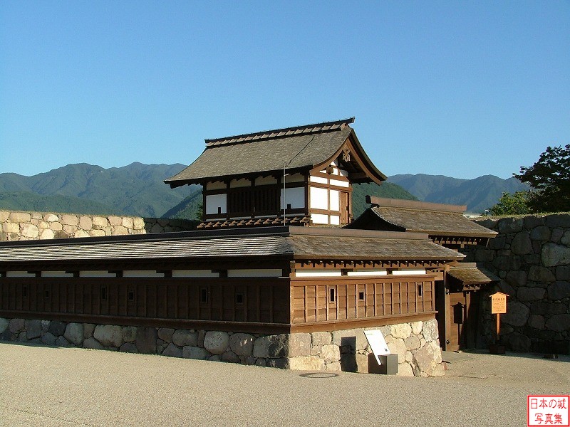 Matsushiro Castle North akazu gate
