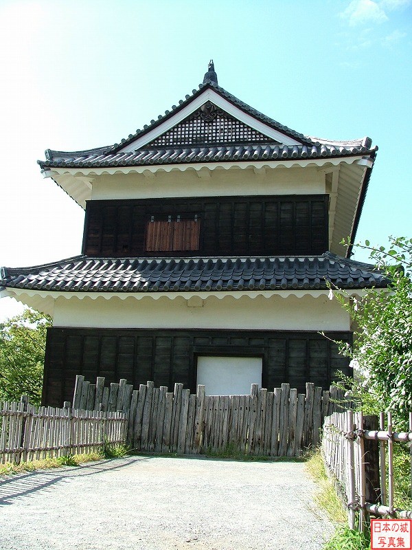 上田城 西櫓 西櫓。西櫓は寛永3～5年(1626～1628)にかけて仙石氏によって建てられ、上田城で築城当初のままに残されている唯一の建物。本丸西虎口を固める櫓。