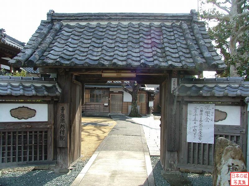 Tanaka Castle Relocated gate (Main gate of Kyokudenin)