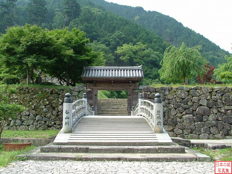 Izushi Castle Gate