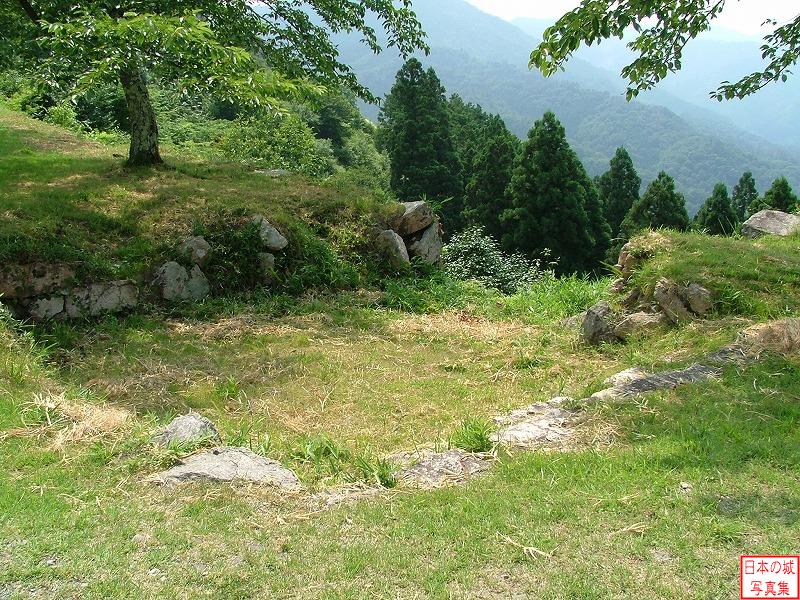 竹田城 三の丸 三の丸への別の虎口。花屋敷方面と繋がっている