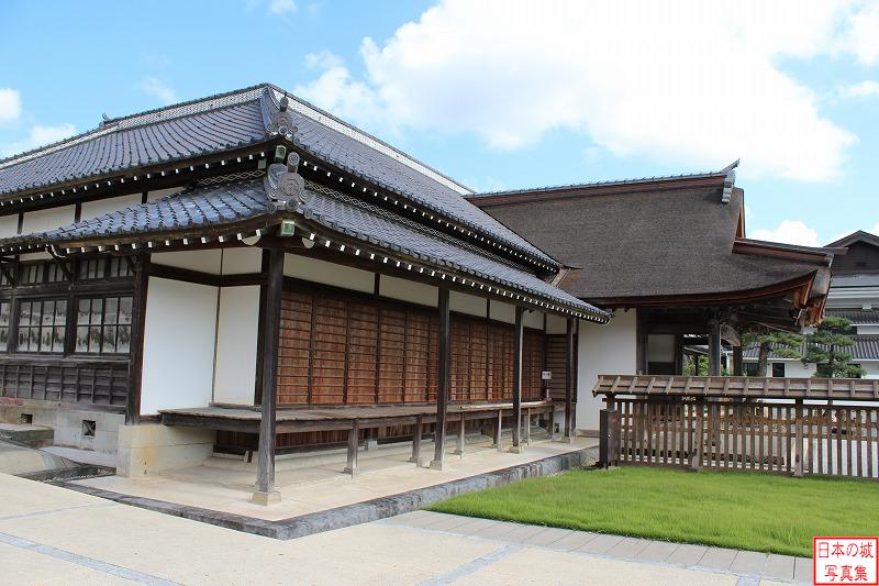 柏原陣屋 表御殿 御殿の玄関から左側は昭和に改築されている