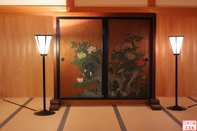 篠山城 大書院内部 次之間に展示される板襖。かつて二の丸御殿に使われていたものと伝えられる。