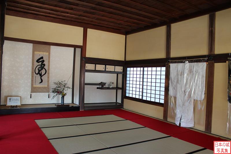 掛川城 二の丸御殿内部 御書院上の間。藩主が政務を執る公的な部屋で、藩主への謁見する場所であった。