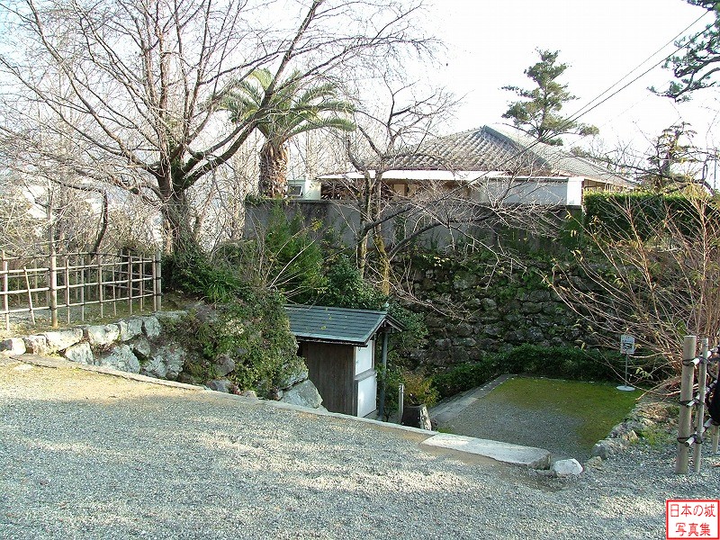 高知城 二の丸 二の丸北側虎口である水の手門跡のようす。ここを下ると三の丸北側に出る