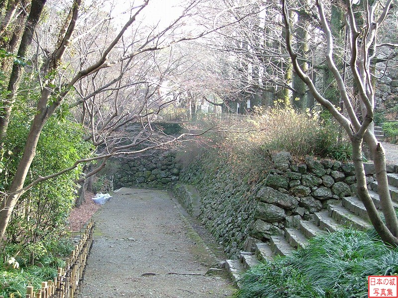 高知城 二の丸 水の手門跡付近の石垣