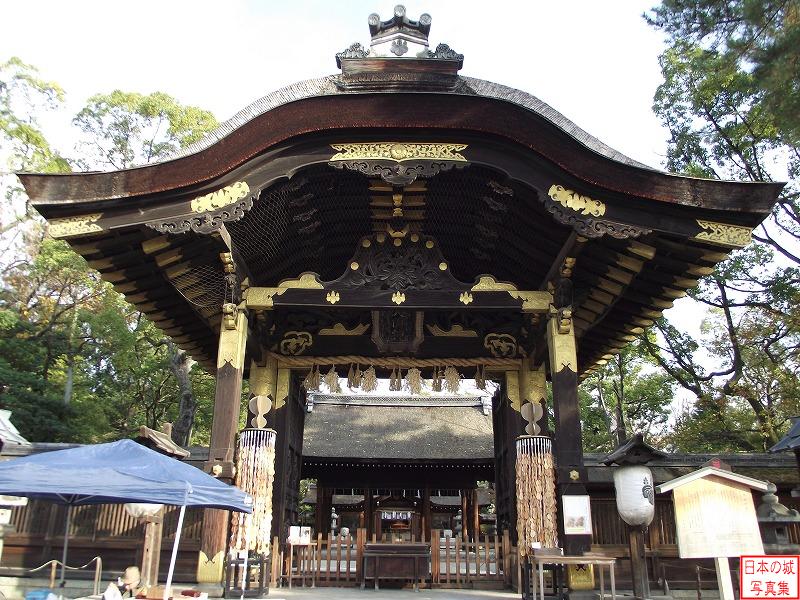 豊国神社正門。伏見城からの移築と伝わる。