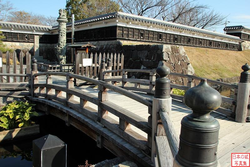 勝龍寺城 南門・櫓 城門前の水濠に架かる橋