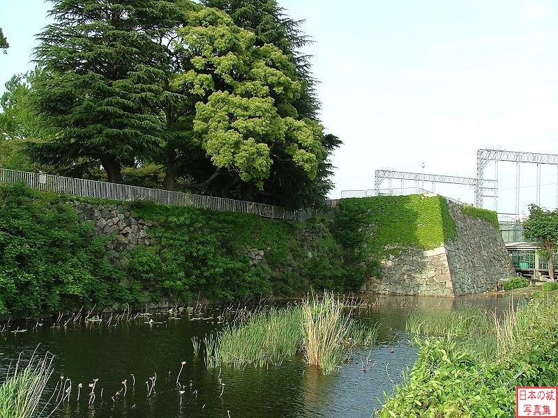 淀城 城外 本丸石垣と水堀