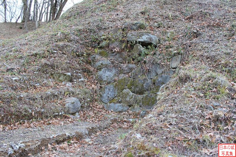 宇陀松山城 大手口 大手口には石垣が用いられている。